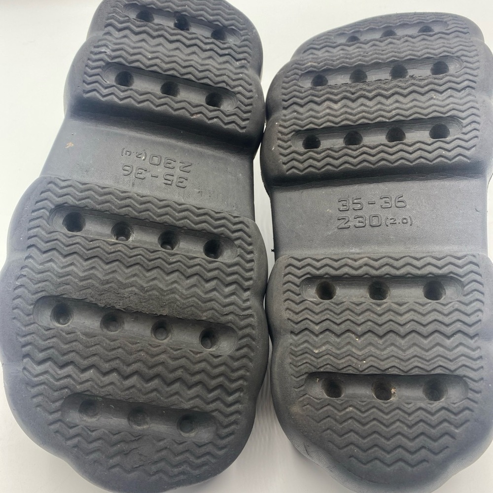 Sanrio Kuromi Slides Black Charms Women’s Size 5.5 - 6 Slipper Sanrio Characters - Picture 5 of 6
